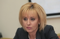 Изгониха Мая Манолова от тристранката