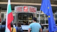  ДЕН 44: ПРОТЕСТИРАЩИ БЛОКИРАХА СГРАДАТА НА БНТ