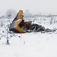 Търсят отломки и тела от разбилия се самолет една седмица