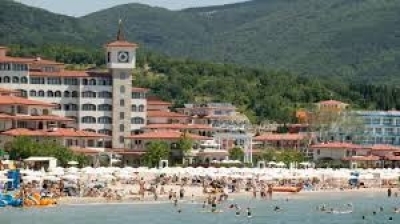 Хотелиерите свалят цените в коронакризата, съкращават персонал 
