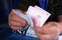 Преизчисляват служебно пенсиите на около 258 хил. работещи пенсионери