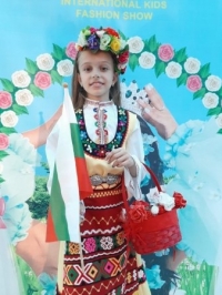 9-годишната Бриана е най-красивото момиче на планетата!  
