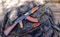 Въвеждат уроци за автомат "Калашников" в руските училища