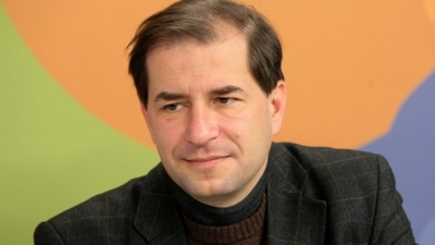 Борислав Цеков: "Управляващите печелят политическо време"