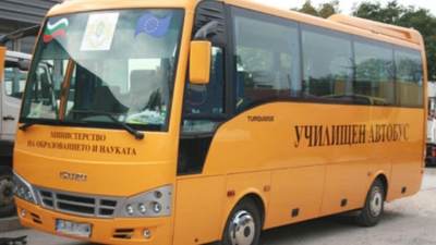 За учебната 2020/2021-а: Двойно по-малко пътуващи деца и ученици
