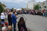 „Меден рудник” празнува с фолклорна музика, детски игри и народни борби