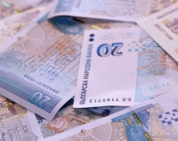 Вдигат с 30 процента заплатите на чиновниците в МнВР  