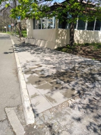 Поправят повредени тротоари из целия град 