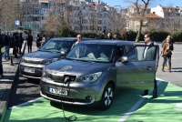 Общината придоби два нови екологични електромобила
