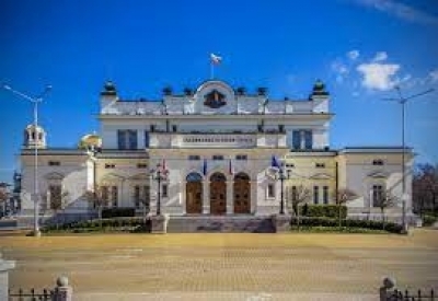 По-високи заплати очакват новите политици