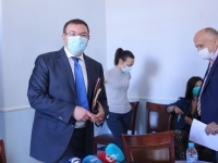 Здравният министър увери: Без повече КПП-та и затваряне на градове 