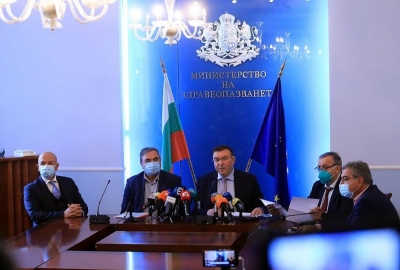 Щабът: "117 ученици са с коронавирус, 4 043 - под карантина"
