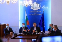 Щабът: "117 ученици са с коронавирус, 4 043 - под карантина"