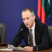 Кои ученици се връщат в клас от понеделник
