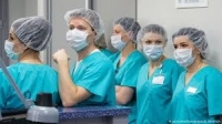 От днес болниците преструктурират леглата си за COVID