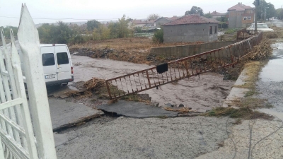 Със заповед на кмета се отменят днешните учебни занятия в село Равнец и квартал Горно Езерово