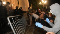 Ранени в Белград на протестите заради ограничителните мерки