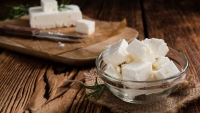 Запечатаха складове за млечни продукти 