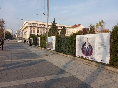 Изложба на Атанасовското езеро в центъра