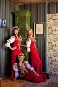 Трио "Ы" с концерт в Бургас днес