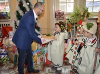 Коледари в Областна администрация 
