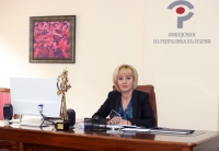 Мая Манолова даде цените на парното и тока на прокурор