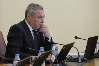 Разочарованият Валери Симеонов повдигна въпроса за оставка на кабинета