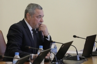 Разочарованият Валери Симеонов повдигна въпроса за оставка на кабинета