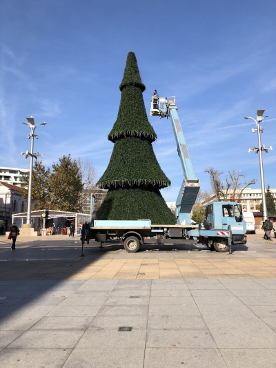 Палят светлините на елхата на 6 декември