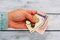 Откраднаха 350 лв. от пенсионер под предлог за разваляне на пари 