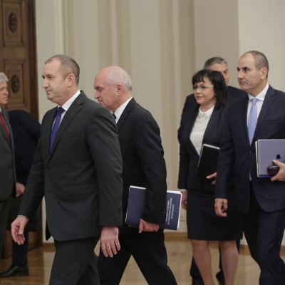 Радев прекрати КСНС и насрочи нов заради липса на кворум