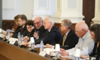 Тристранката обсъжда антикризисната мярка 60/40  