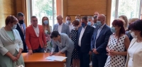 Дариткова внесе проекта за нова Конституция в парламента 