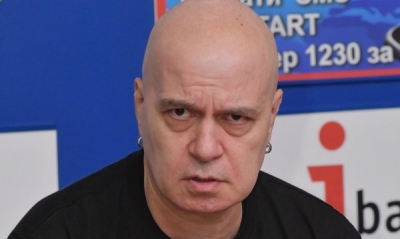 Слави спира шоуто си: Не се чувстваме на място!