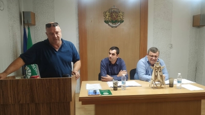 Уникална 4-метрова скулптура ще краси центъра на Камено