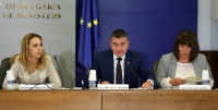 Горанов обеща 1255 лв. минимална учителска заплата през 2021 г.