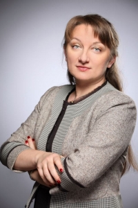 Деница Сачева: От 2021 г. ще се договарят минимални работни заплати по браншове и професии