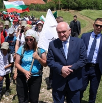Премиерът Димитър Главчев поздрави участниците в Националния поход „По стъпките на Ботевата чета“